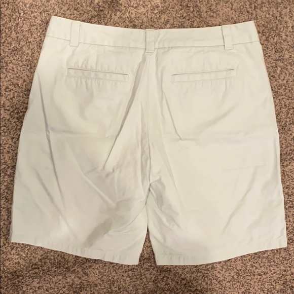 Gap Khaki Shorts - Picture 5 of 6